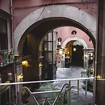 Le 4 Stagioni Centro 5* Neapol