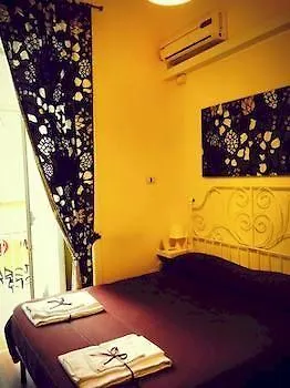 Guest house Le 4 Stagioni Centro Naples
