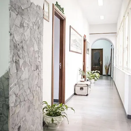 Guest house Le 4 Stagioni Centro Naples