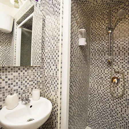 Le 4 Stagioni Centro Konukevi Napoli