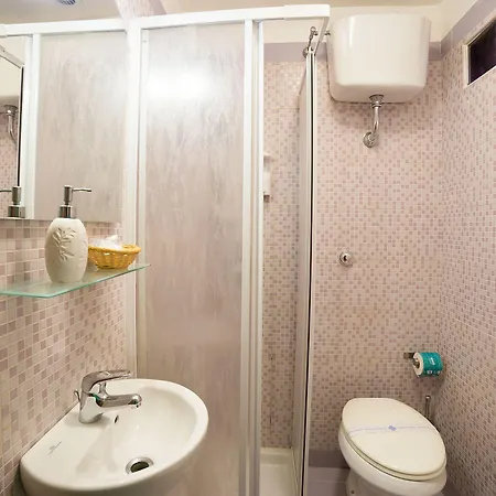 Le 4 Stagioni Centro Konukevi