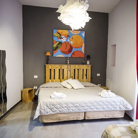 Le 4 Stagioni Centro 5* Неаполь