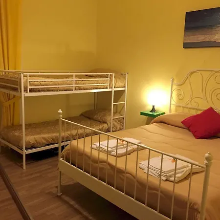 Le 4 Stagioni Centro Гостевой дом Неаполь